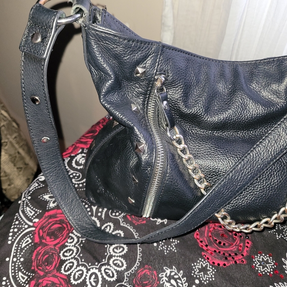 Harley-Davidson Black Leather Shoulder Bag with Chain Detail - Picture 4 of 13